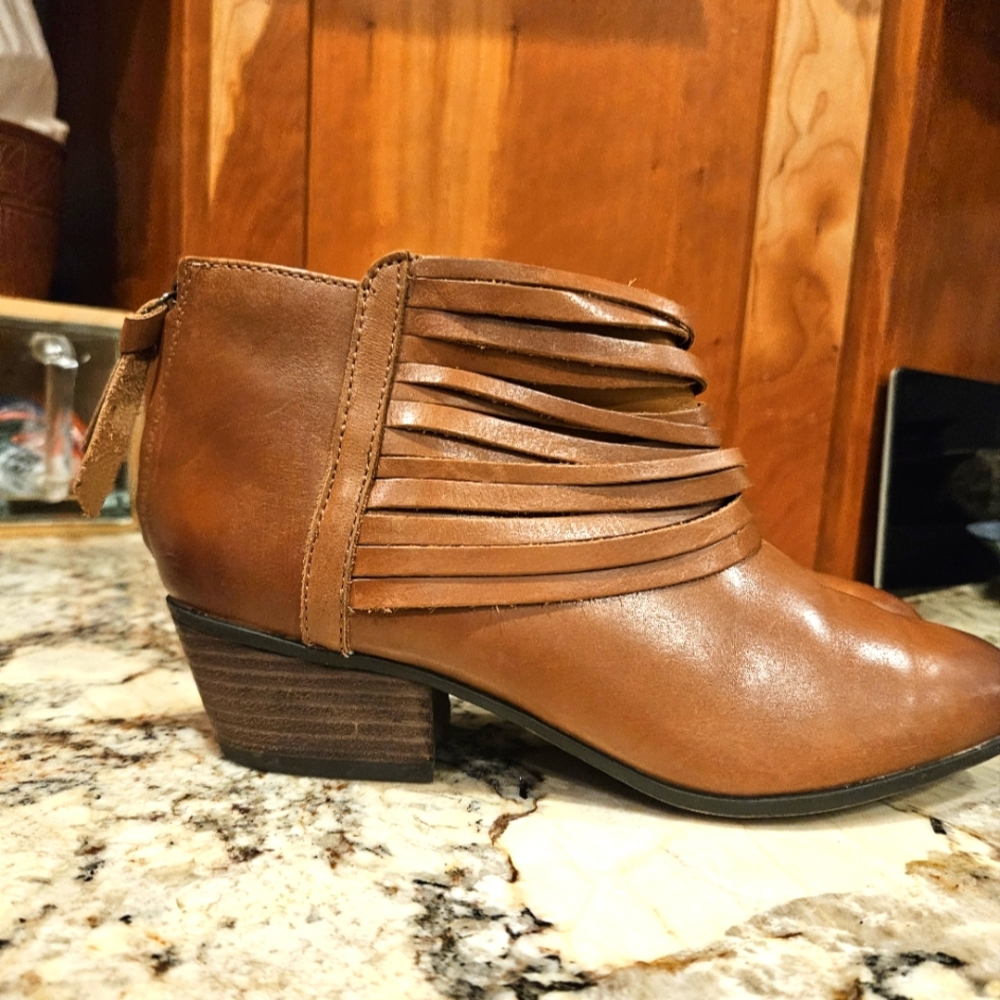 CLARK Ankle Boots - Picture 7 of 8